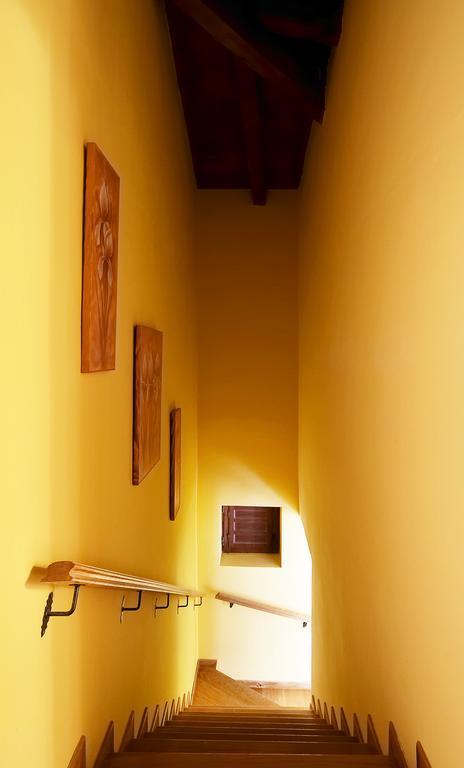 El Bulin De La Hiruela Guest House Exterior photo